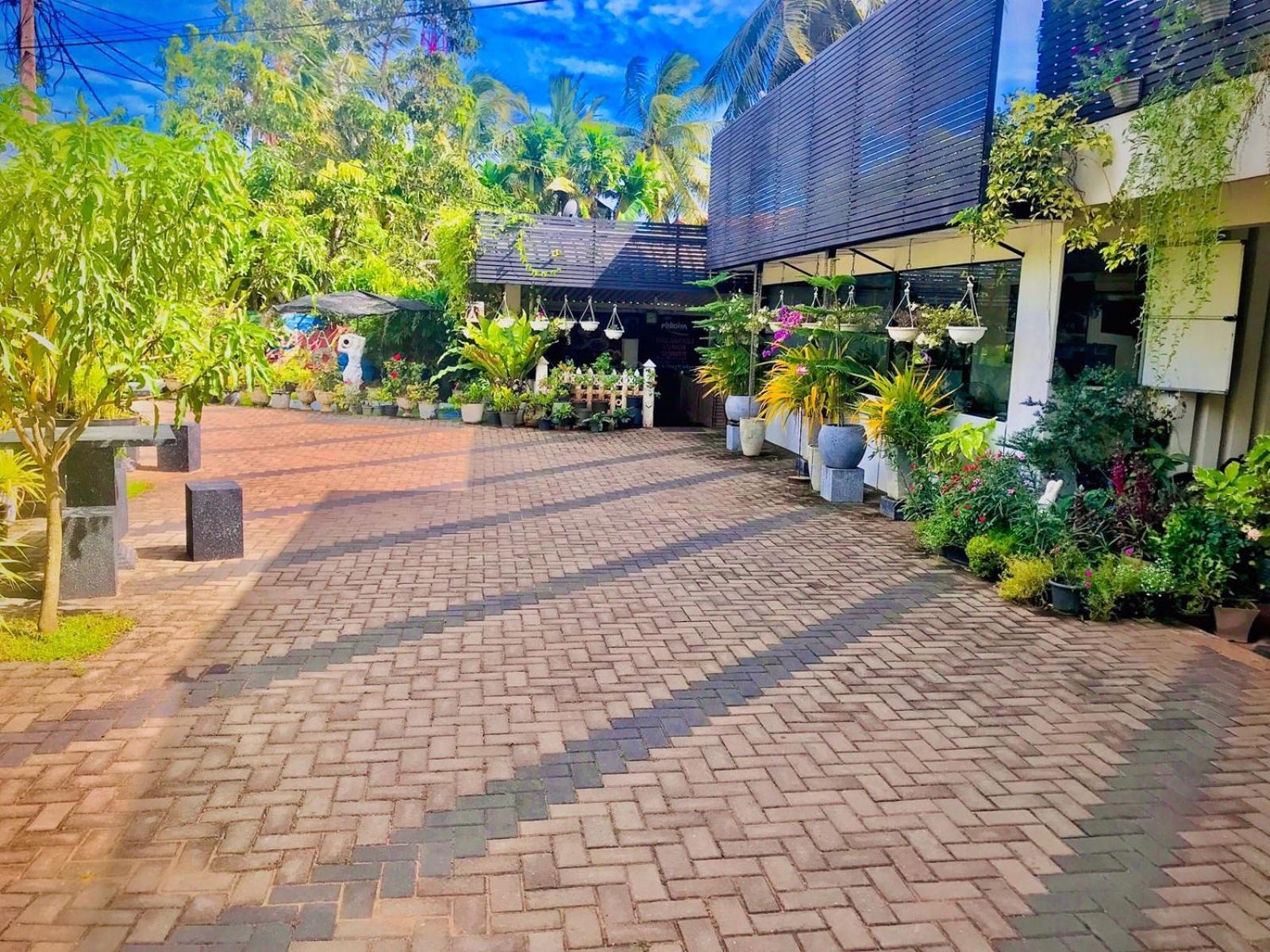 Pinidiya Resort Anuradhapura Exteriör bild