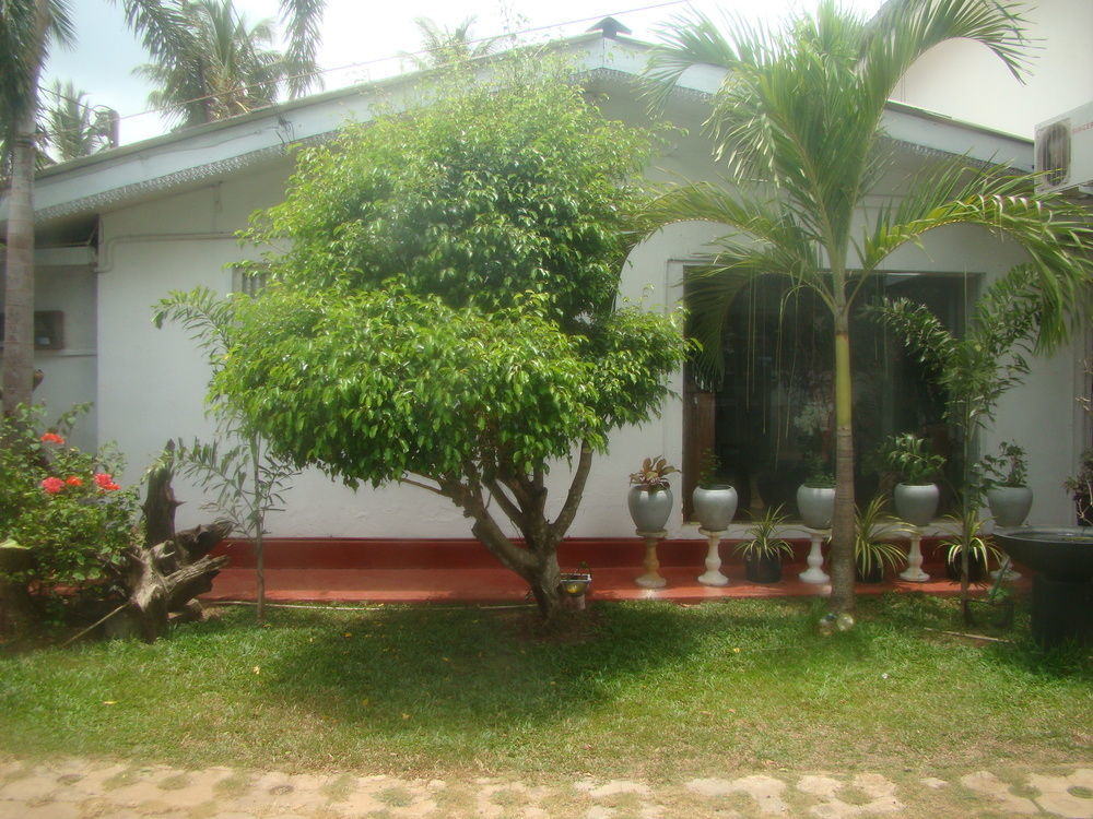 Pinidiya Resort Anuradhapura Exteriör bild