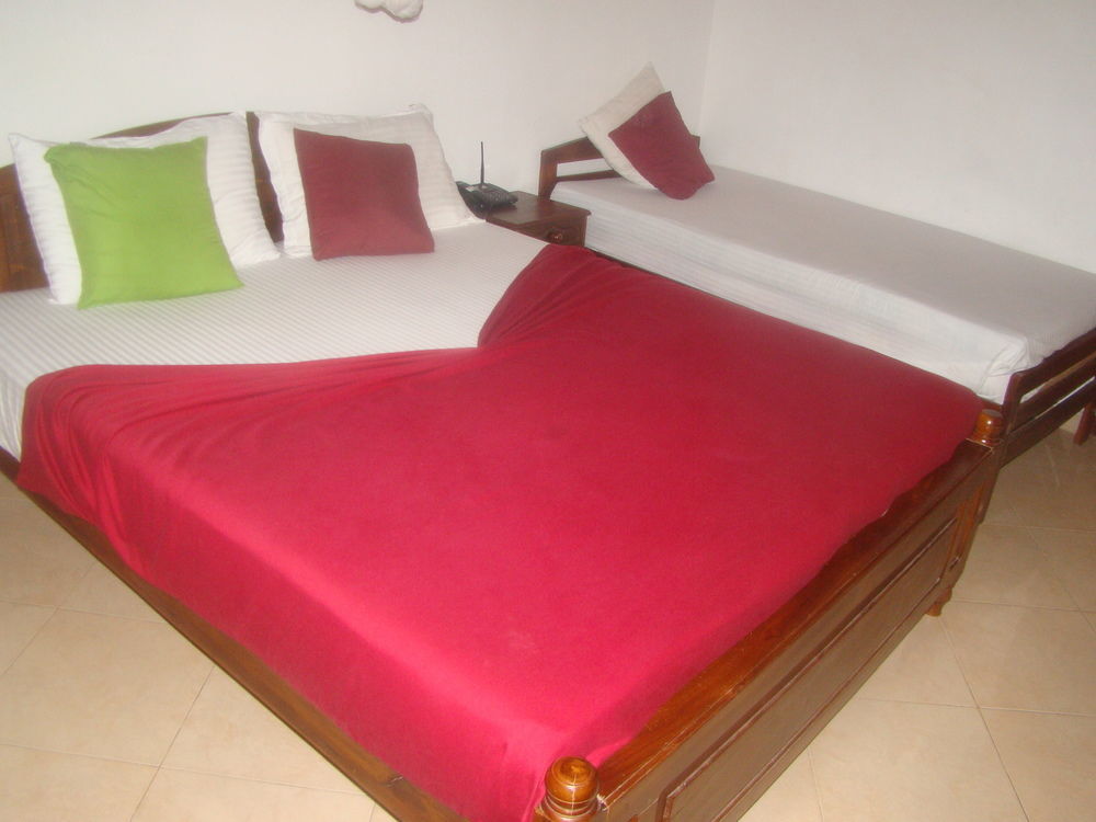 Pinidiya Resort Anuradhapura Exteriör bild