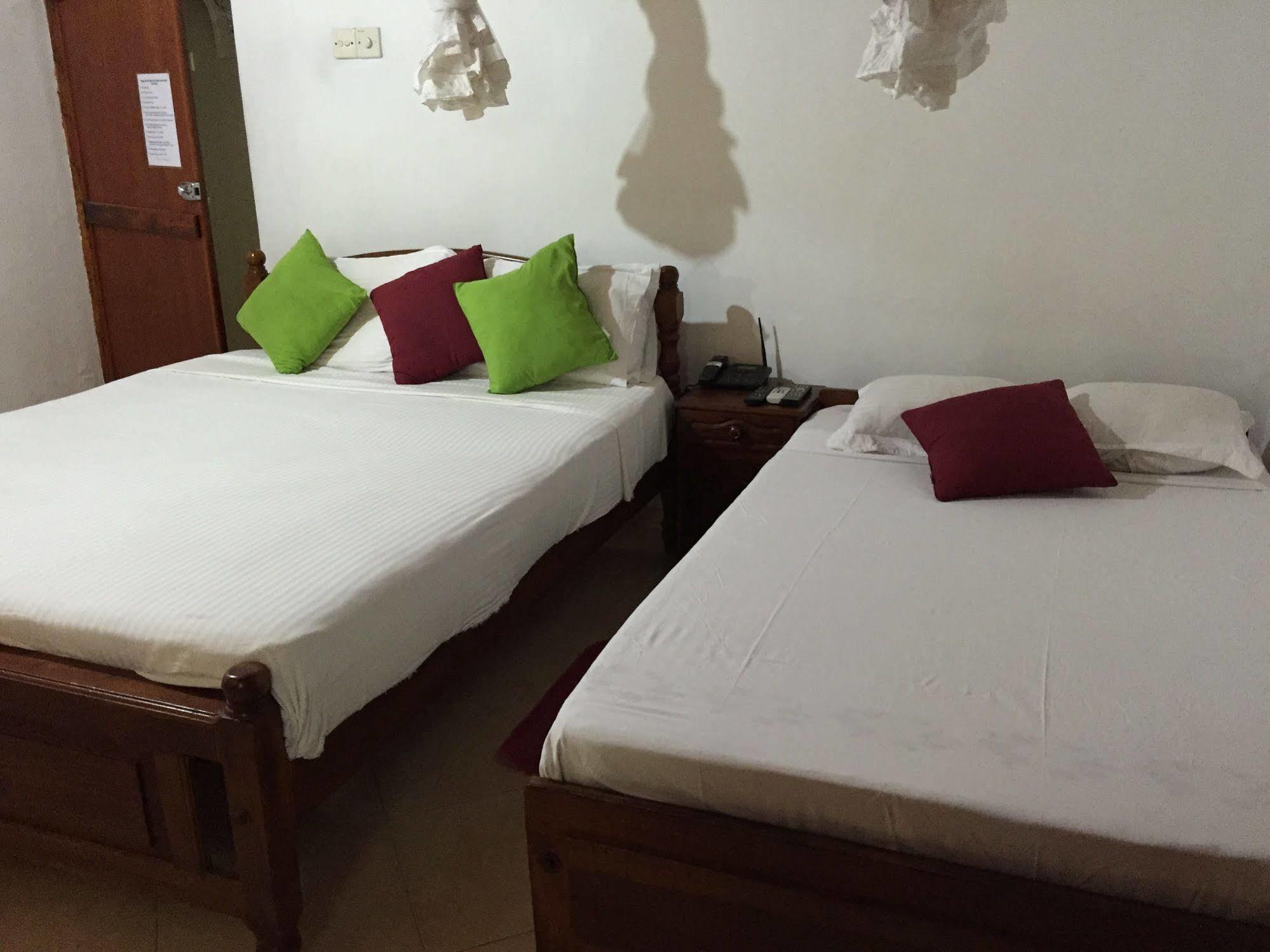 Pinidiya Resort Anuradhapura Exteriör bild
