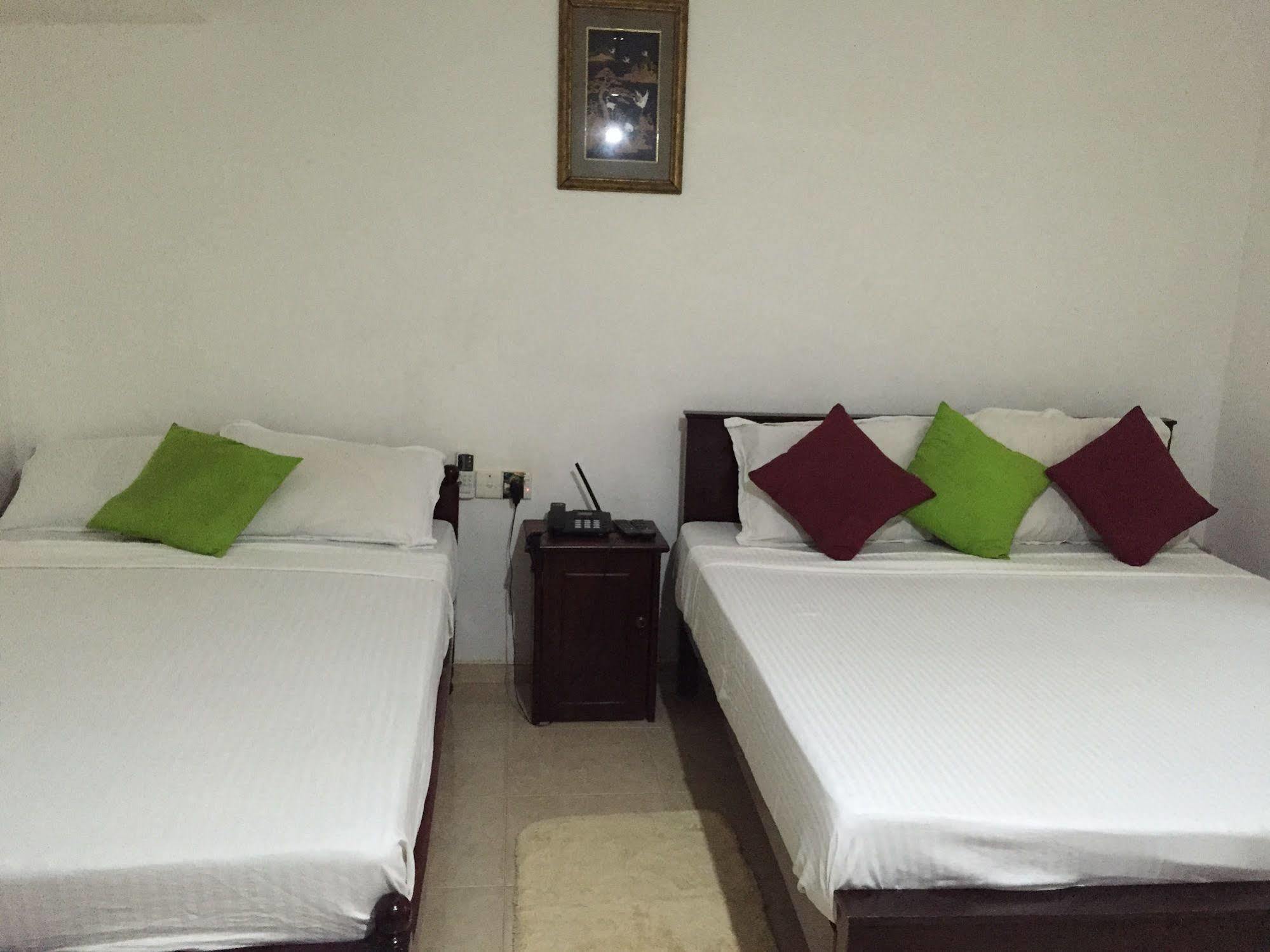 Pinidiya Resort Anuradhapura Exteriör bild