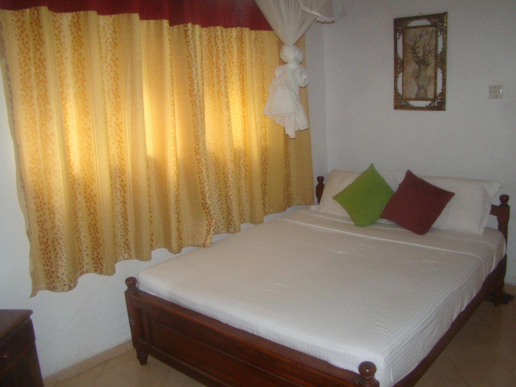 Pinidiya Resort Anuradhapura Exteriör bild