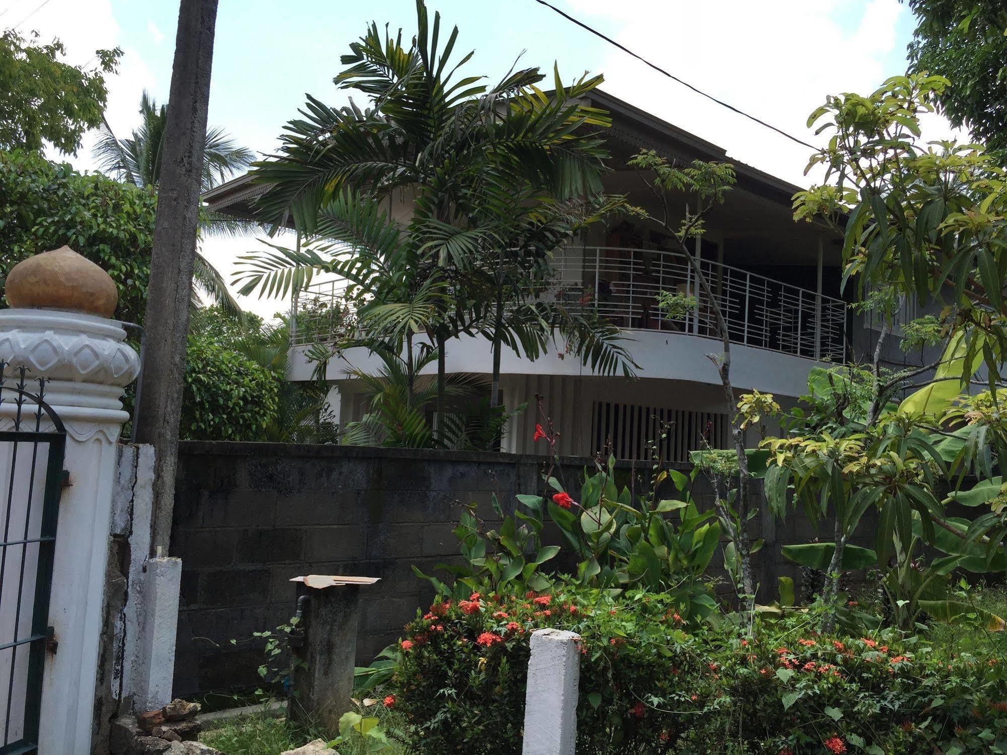 Pinidiya Resort Anuradhapura Exteriör bild